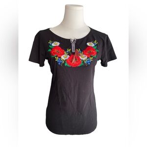 ***SOLD*** UKRAINIAN Embroidered Floral Short Sleeve Black Top Size Small